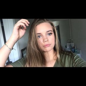 Meet your Posher, Bella